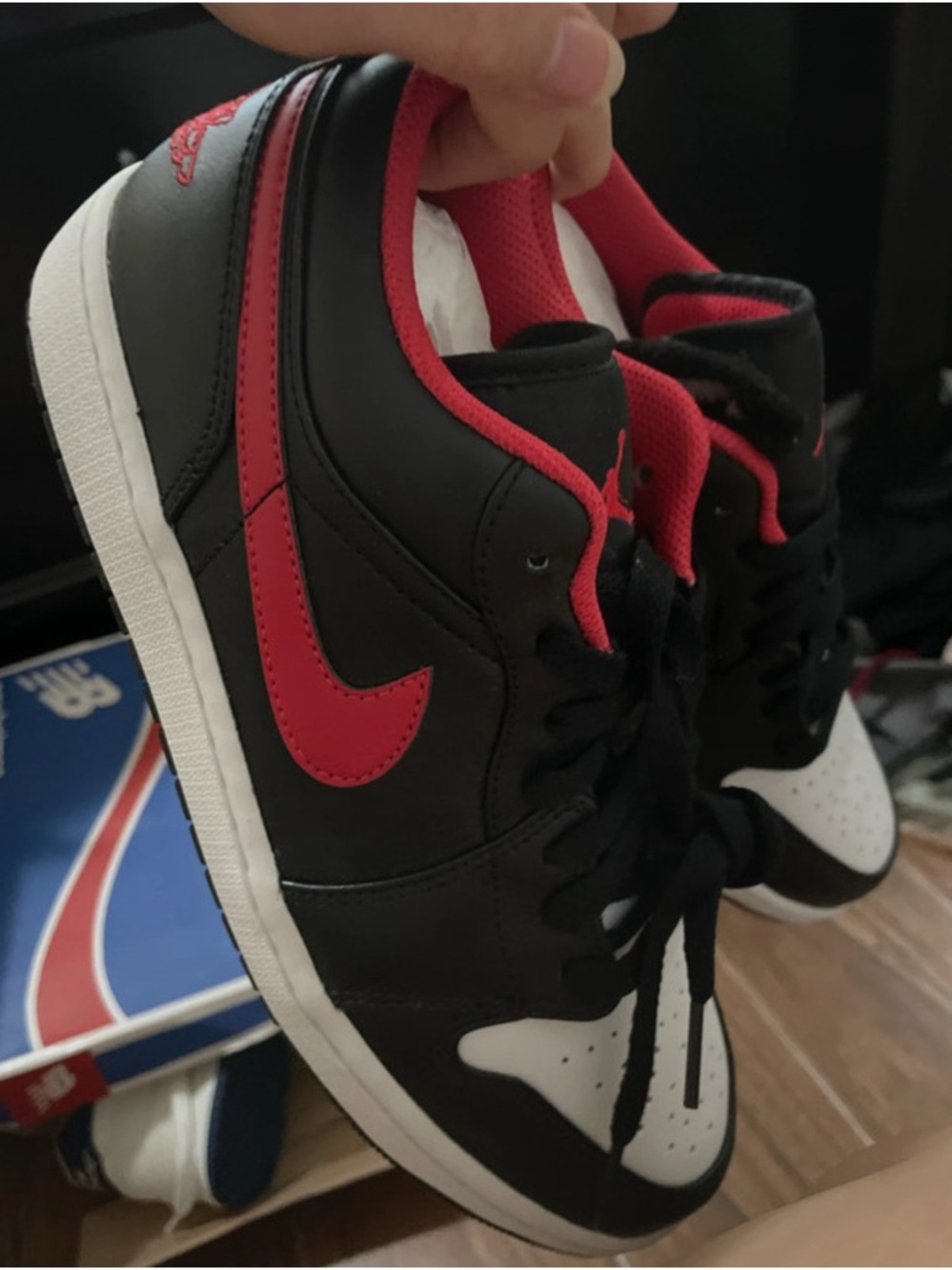 Jordan 1 Men’s Low-Top Sneakers "White toe" - Black/Red/White